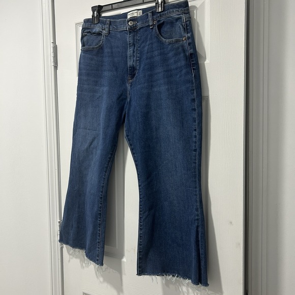 Abercrombie & Fitch Curve Love Women's 33/16 Flare Ultra High Rise Denim Jeans - Picture 2 of 10